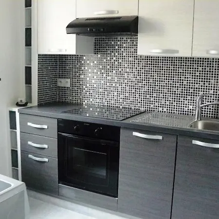 Sleeps 4 Wifi Apartment